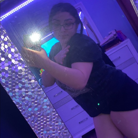 Meet your Posher, Ariela - Picture 1 of 1